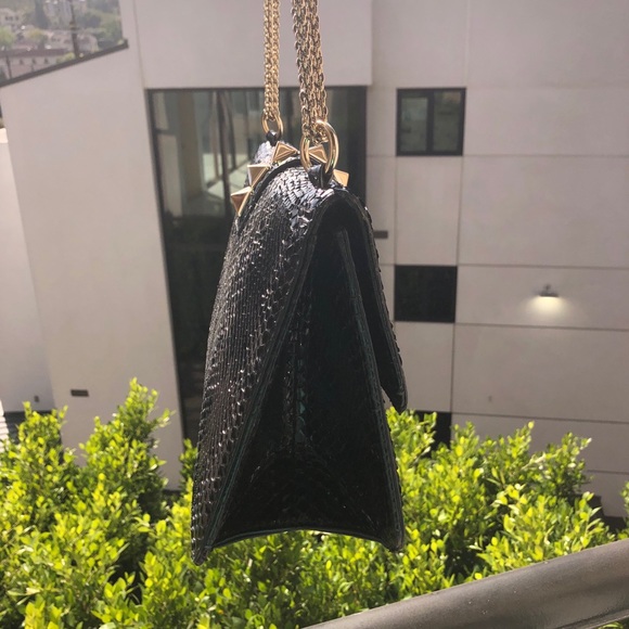 VALENTINO BLACK PYTHON ROCKSTUD BAG GOLD CHAIN - Picture 4 of 12